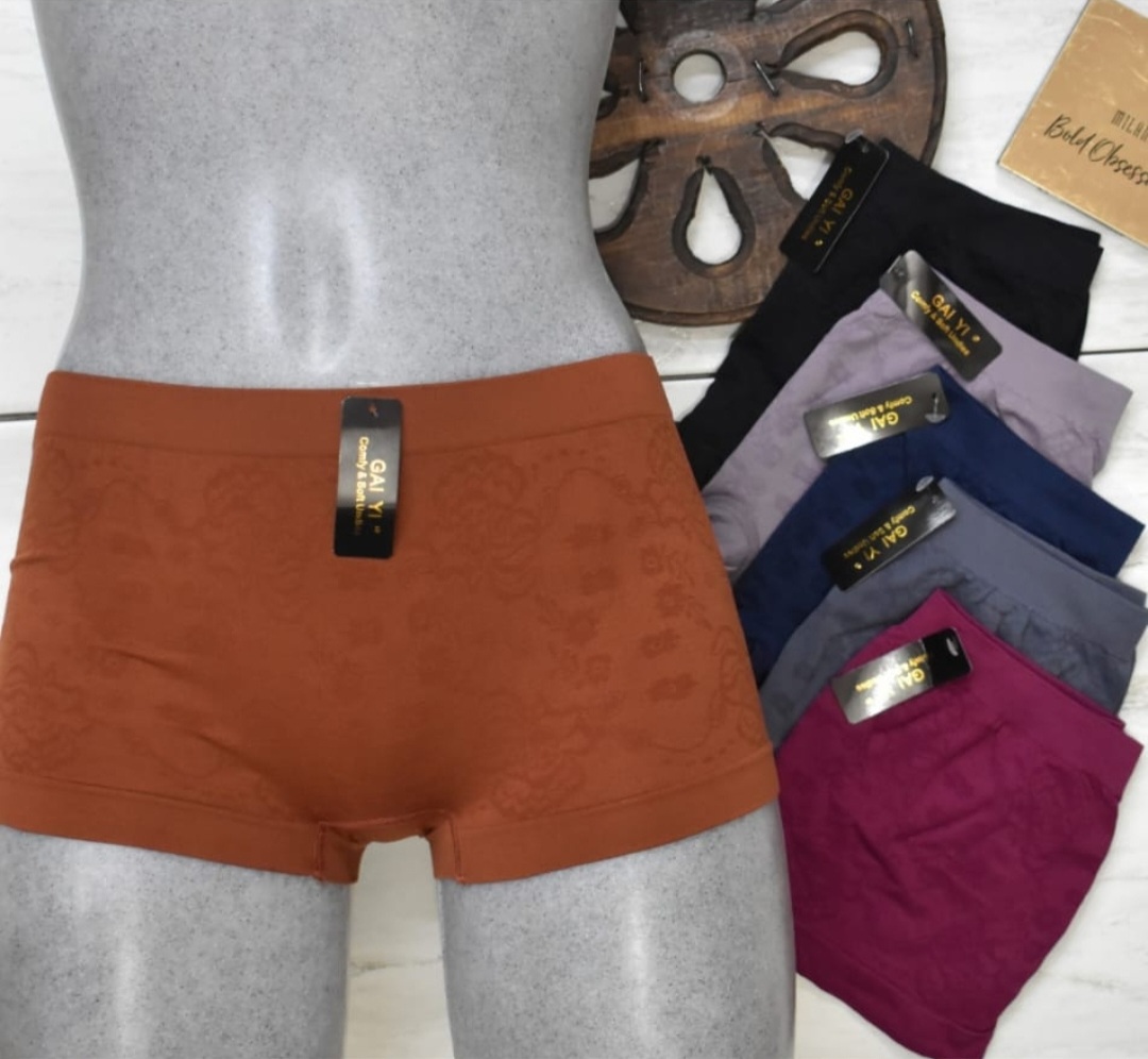 Boxers / GAI YI / 3 Boxers de licra /  $161.87Pesos MXN